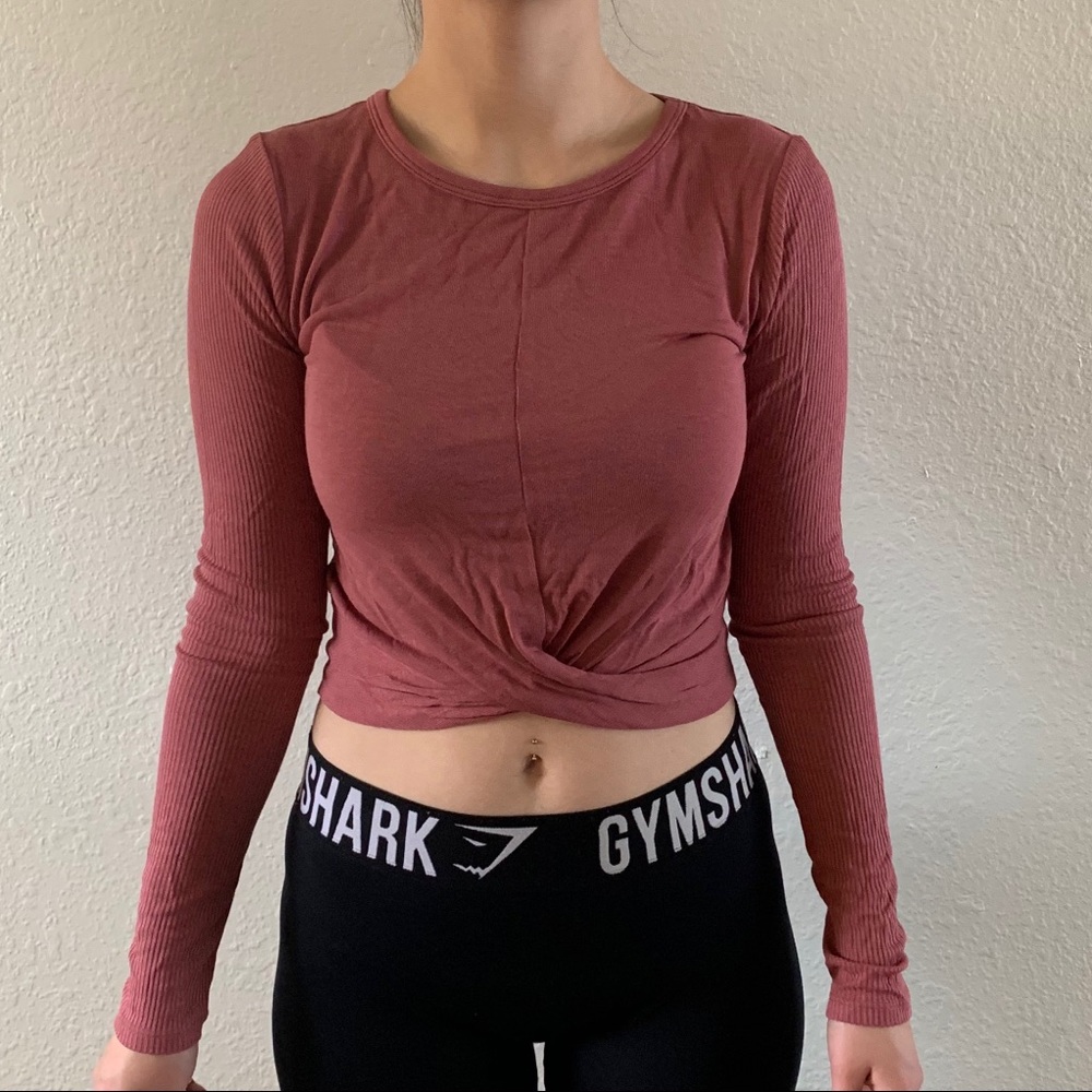 ALO YOGA long sleeve crop top